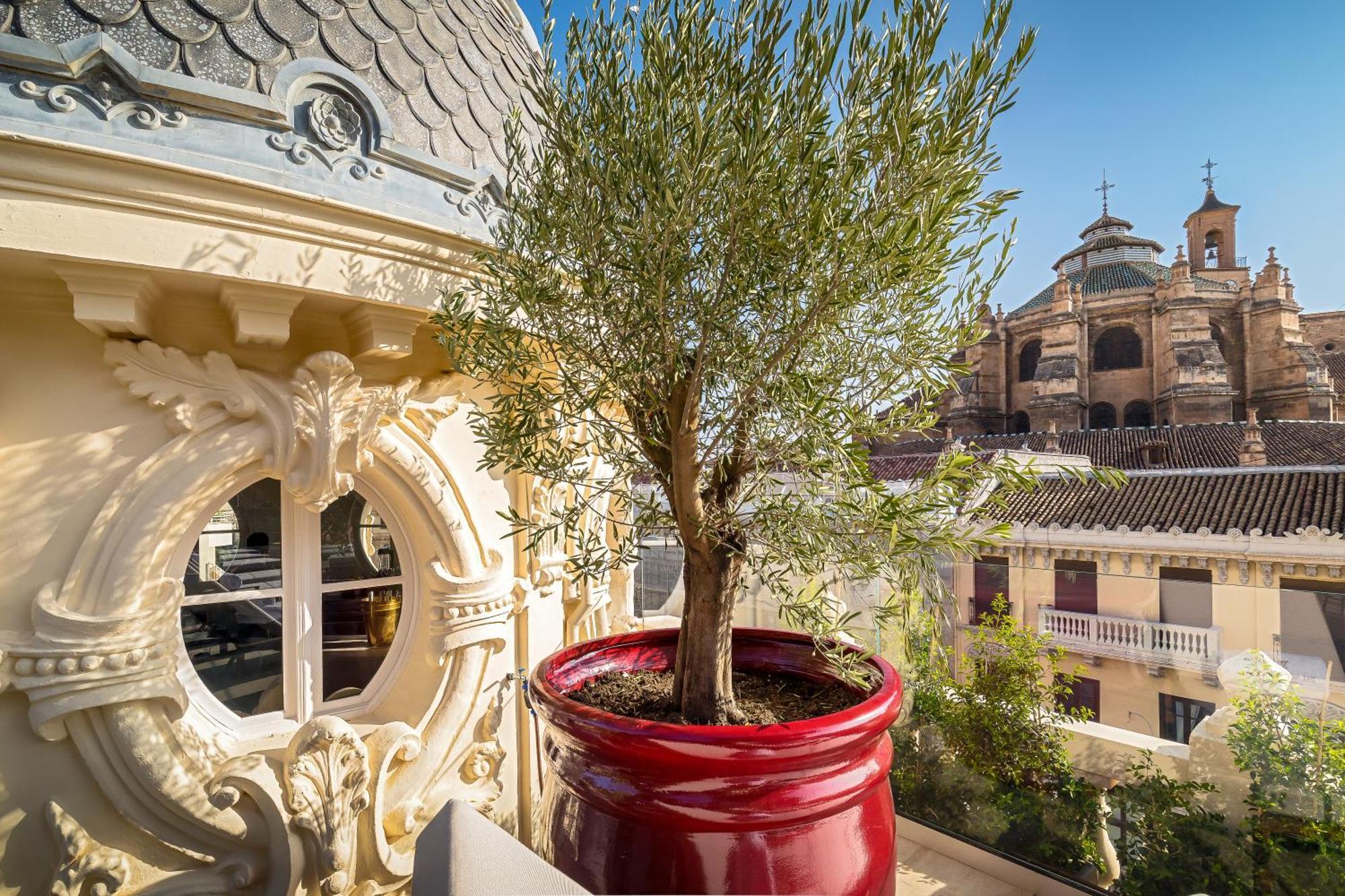 Palacio Gran Via, A Royal Hideaway Hotel Гранада Екстериор снимка