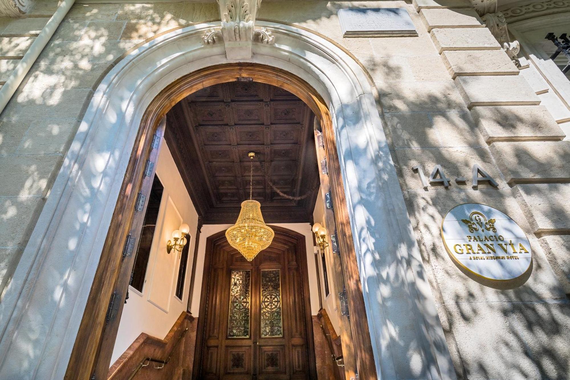 Palacio Gran Via, A Royal Hideaway Hotel Гранада Екстериор снимка