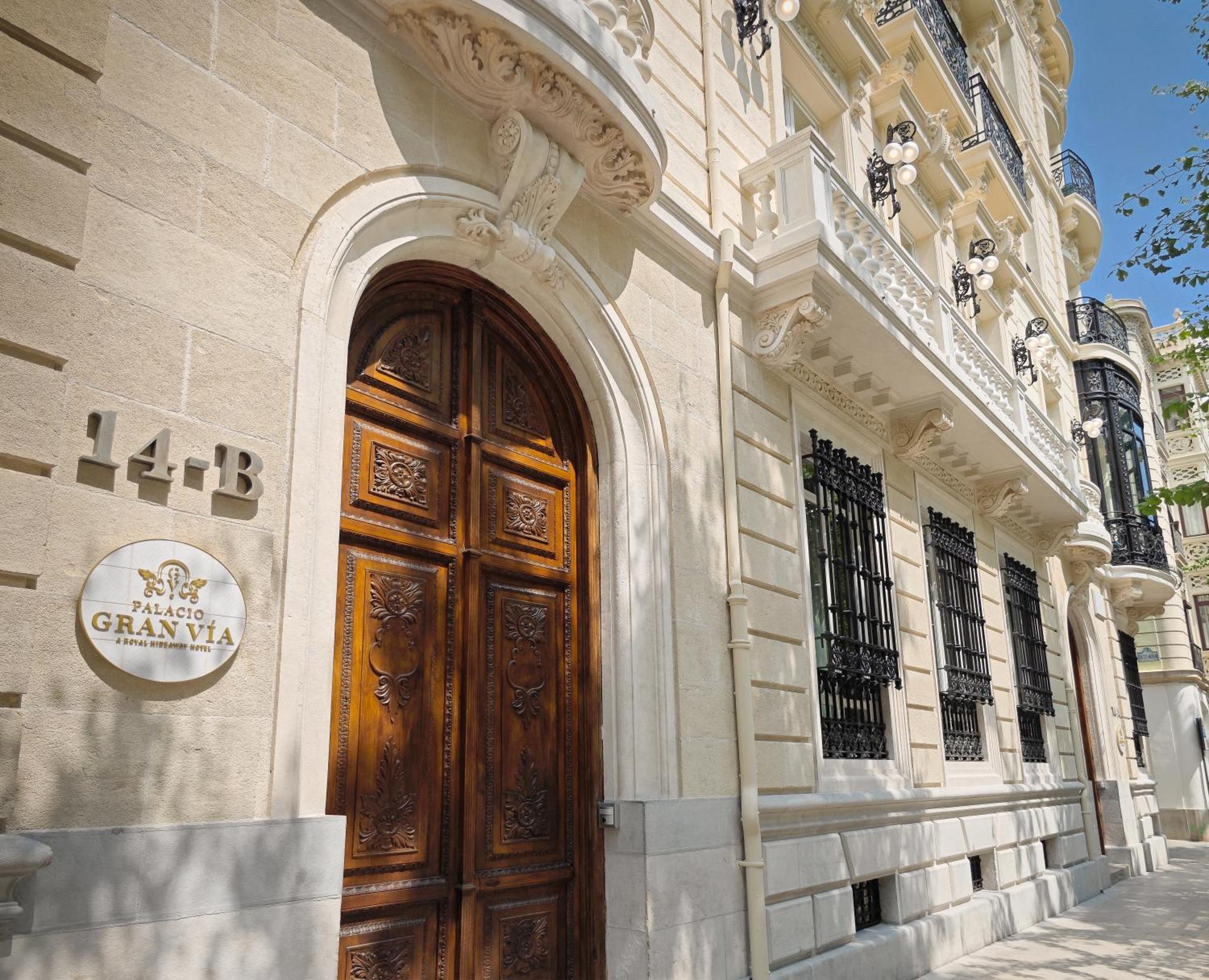 Palacio Gran Via, A Royal Hideaway Hotel Гранада Екстериор снимка