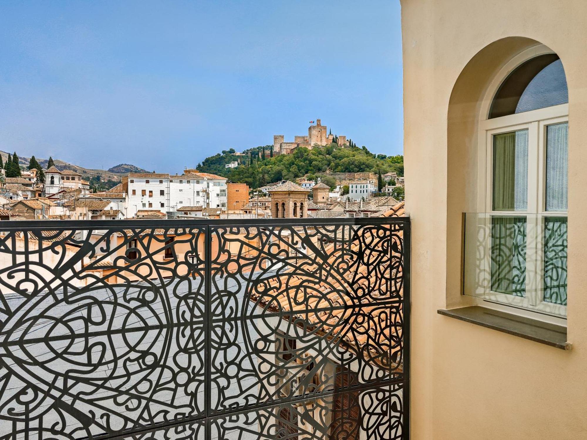Palacio Gran Via, A Royal Hideaway Hotel Гранада Екстериор снимка